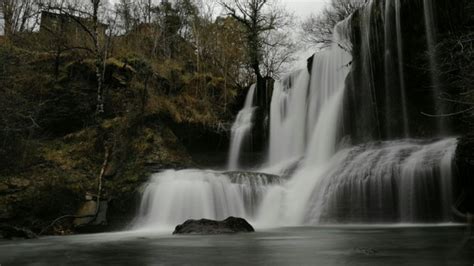 cascadas cerca de leon|Las 10 cascadas de Castilla y León más impresionantes